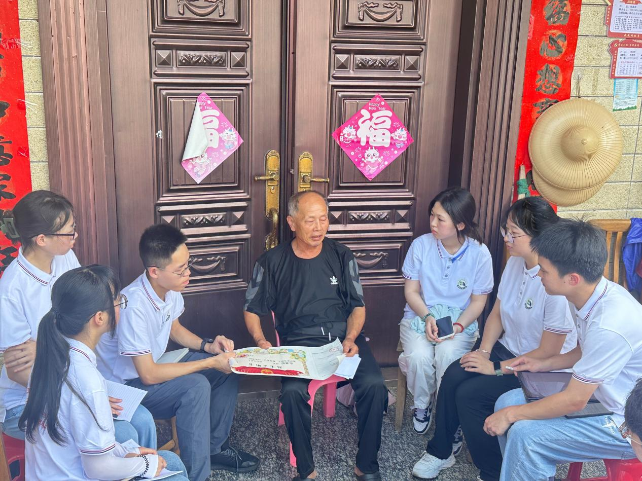 2026世界杯官网暑期社会实践团赴瑞金寻访红军后代_fororder_图片17 2026世界杯官网暑期社会实践团赴瑞金寻访红军后代_fororder_图片17