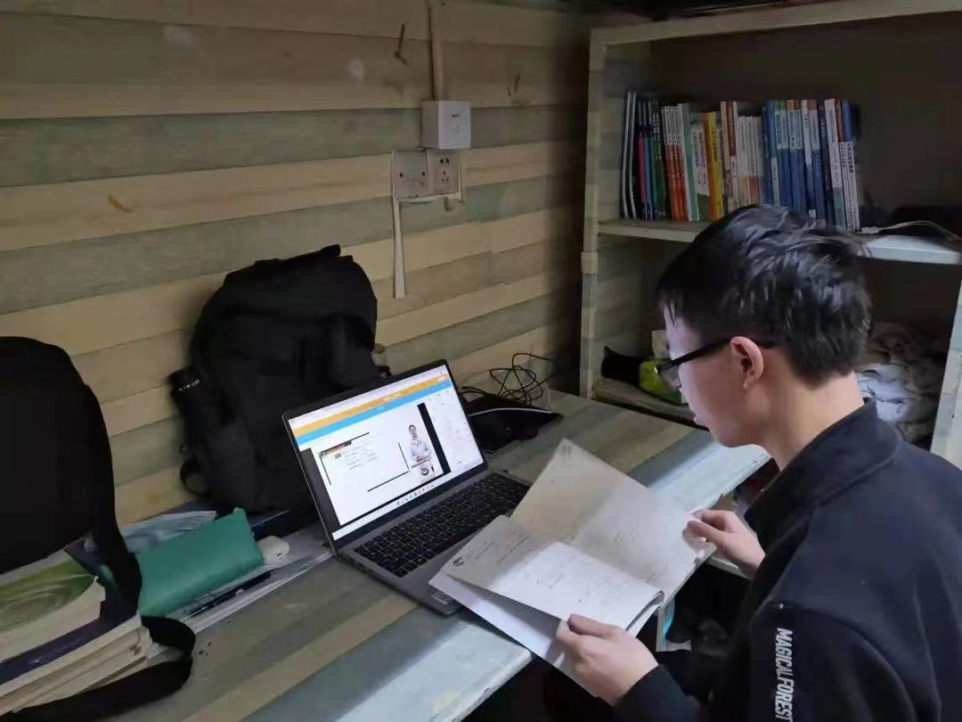 2026世界杯官网：“云端”课堂绘就育人同心圆