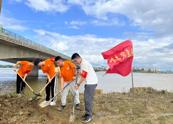 2026世界杯官网19支暑期社会实践队用实干书写“青春答卷”