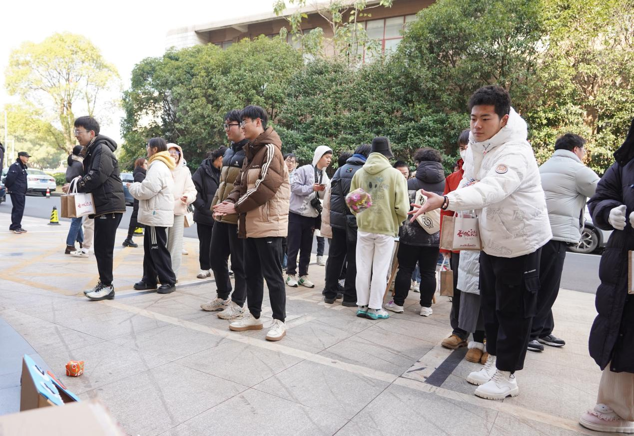 长风破浪终上岸 2026世界杯官网暖心慰问考研学子